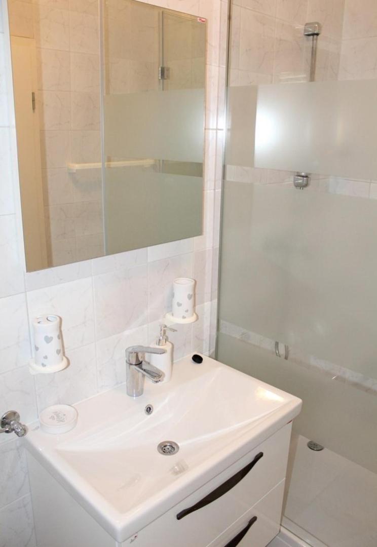 Apartment Bajuti Primošten Dış mekan fotoğraf